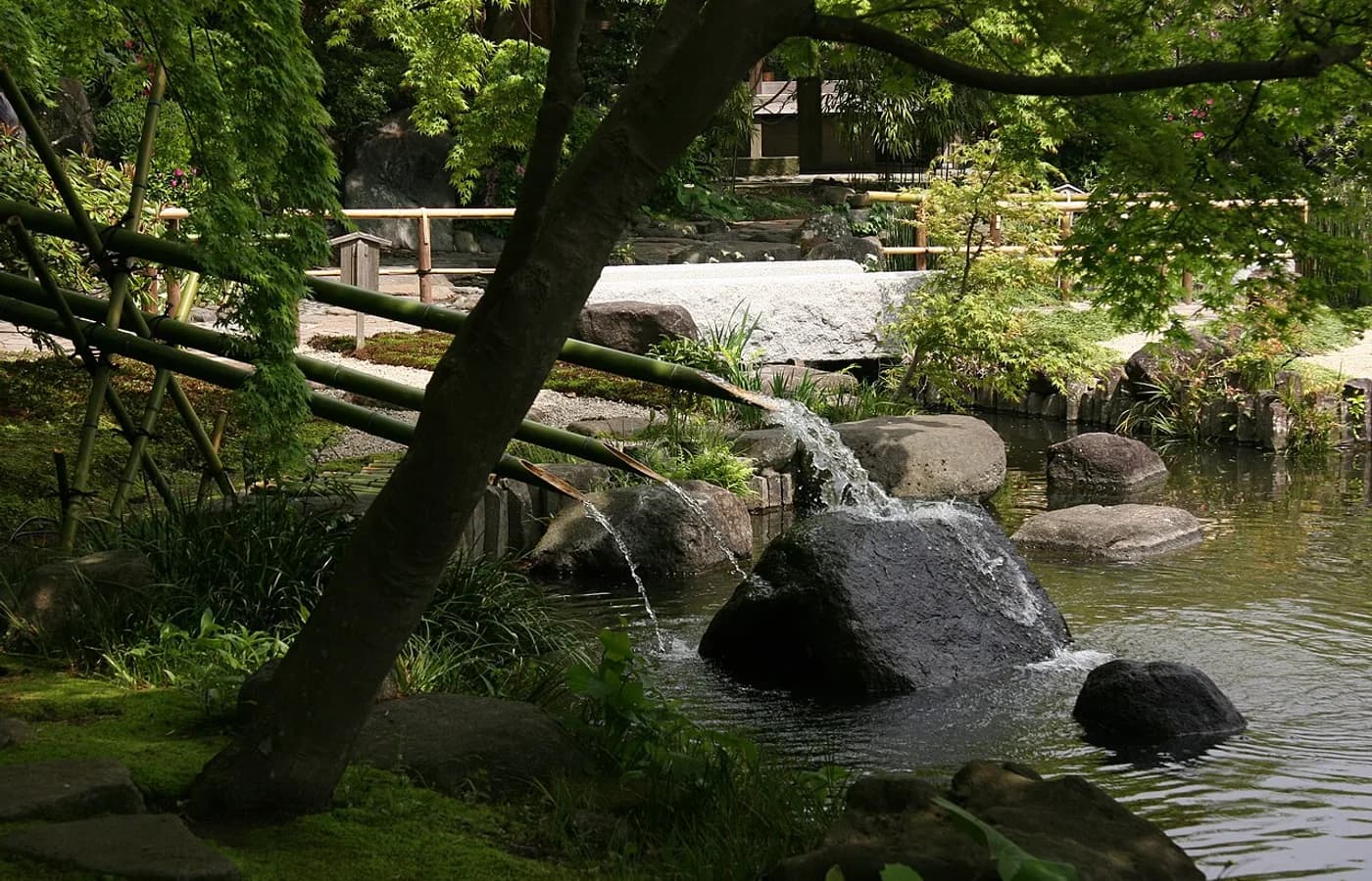 鎌倉・長谷寺の境内